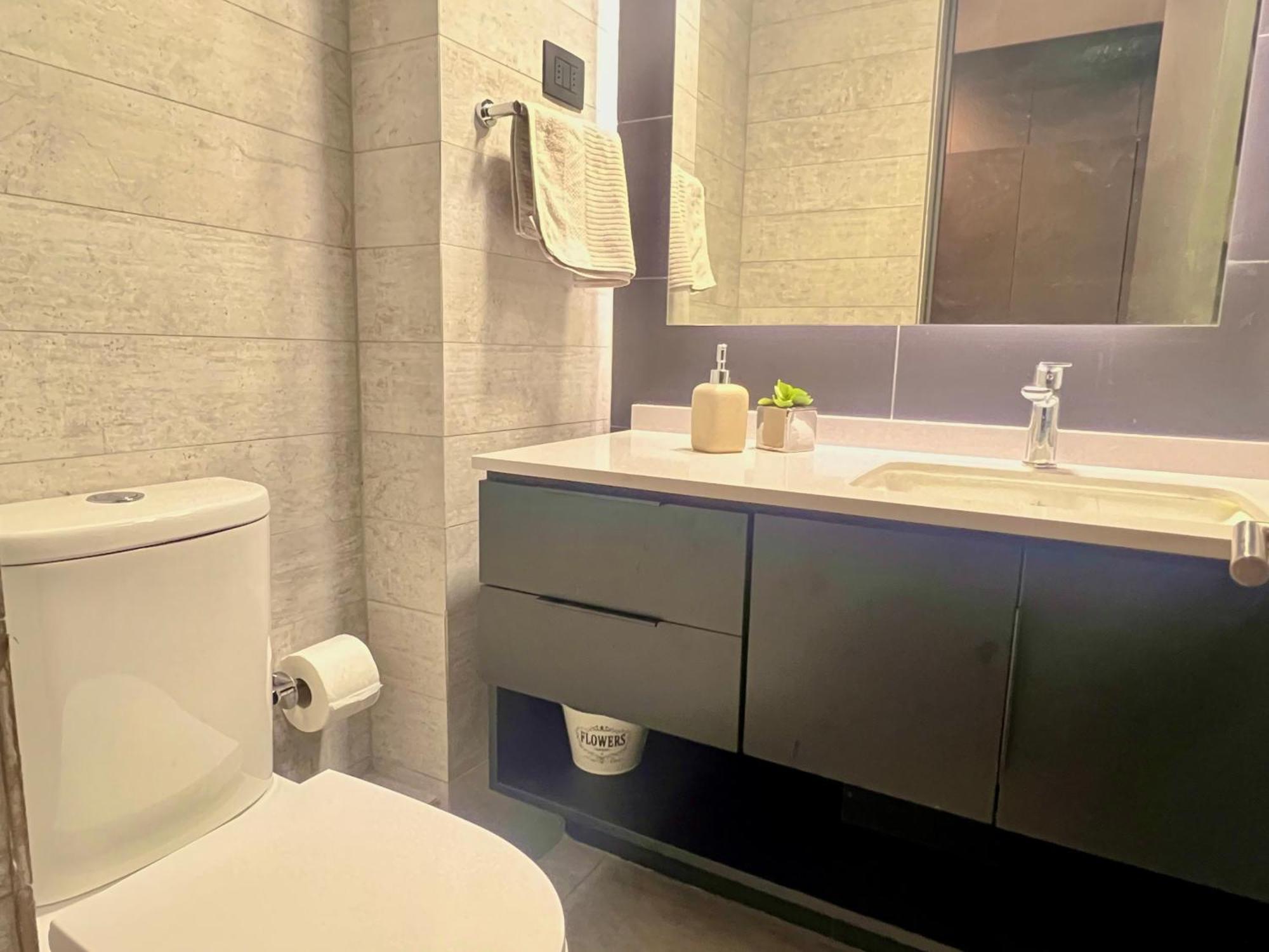 Apartamento Nuevo Y Moderno Departamento A Pasos De Clinica Condes Santiago